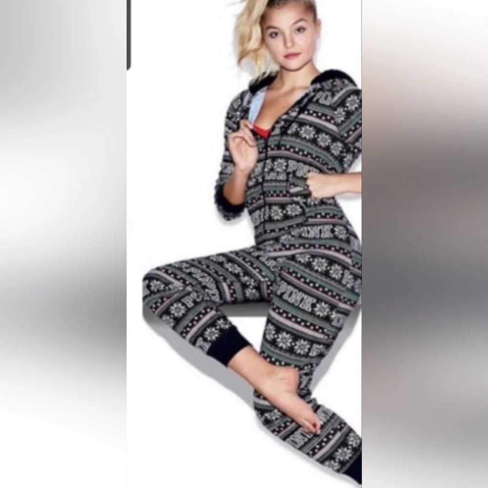 Victoria’s Secret PINK Christmas Onesie | Fair Isle Print | Zip-Up | Size M |
